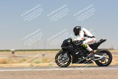 media/Jul-22-2022-TrackDaz (Fri) [[ca4971259a]]/Club Racers/1pm (Wheelie Bump)/